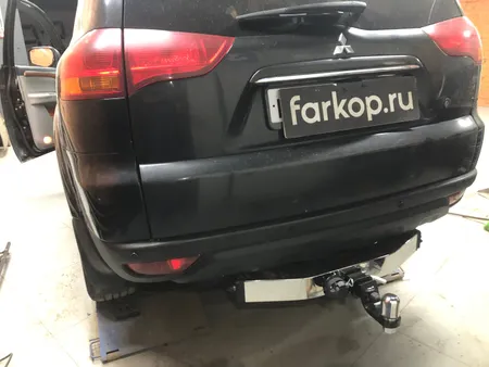 Фаркоп TowRus для Mitsubishi Pajero Sport 2008-2017 (с нерж. накладкой) 159366 в Ижевск
