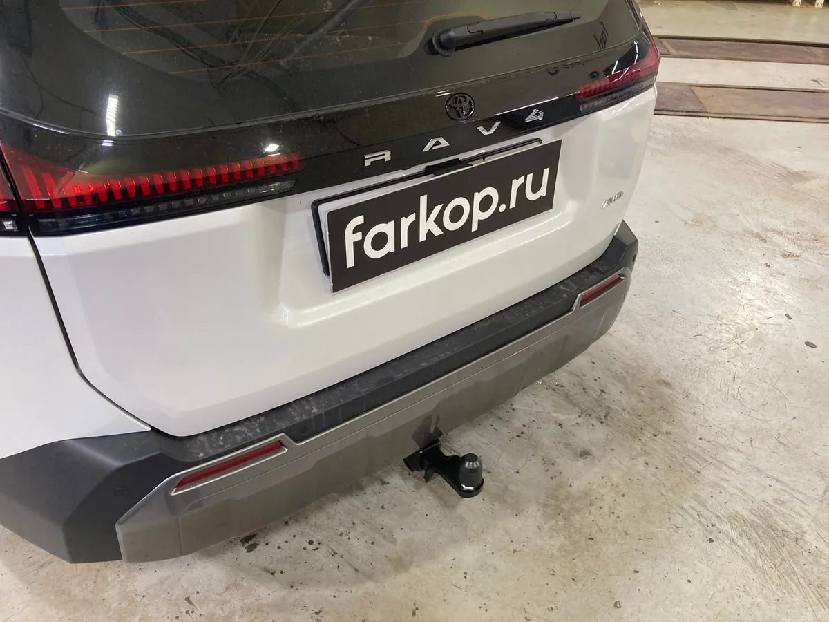 Фаркоп Berg для Toyota RAV4 2025- F.5717.002 в Ижевск Фаркоп Berg для Toyota RAV4 2025- F.5717.002 в Ижевск